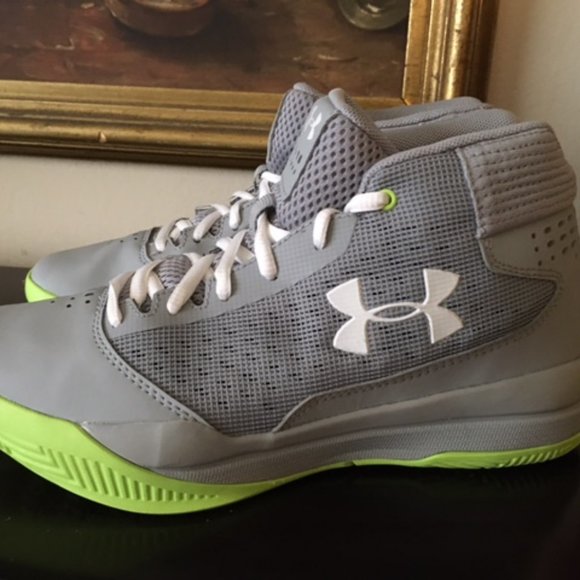 UNDER ARMOUR YOUTH BASKETBALL SHOES - Picture 4 of 5